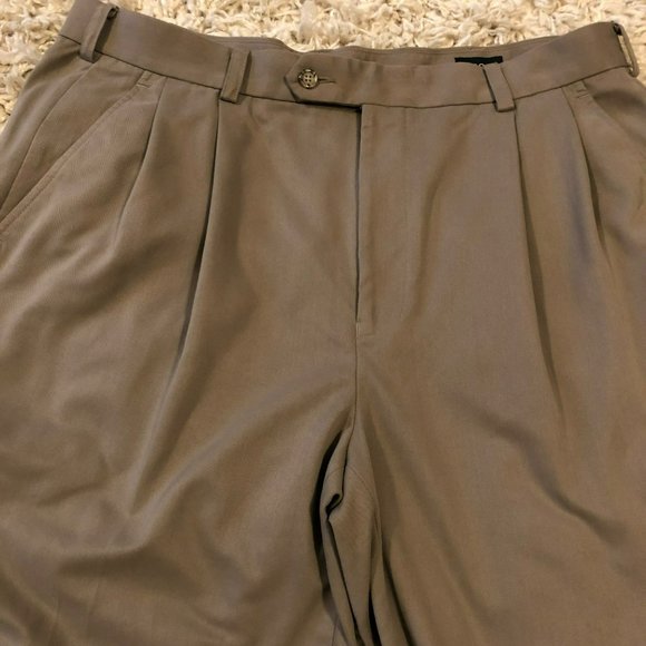 IZOD Sz 38x32 Pleated baggie pants w/Pleats Khaki Tan - Picture 2 of 7